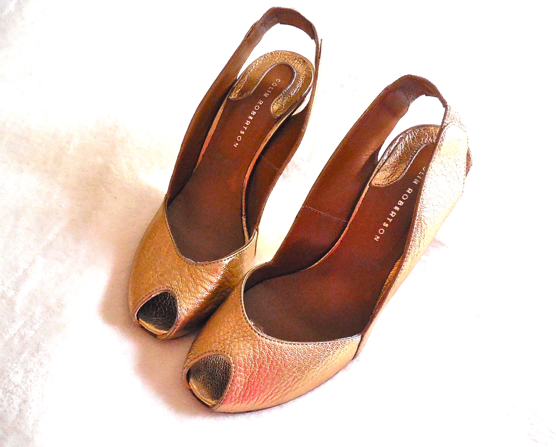 Colin Robertson Gold Leather Peep-Toe Slingback Heels / Size 8.5