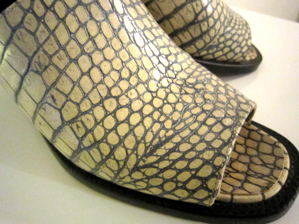 FREE LANCE White Snakeskin Mules / Size 6.5