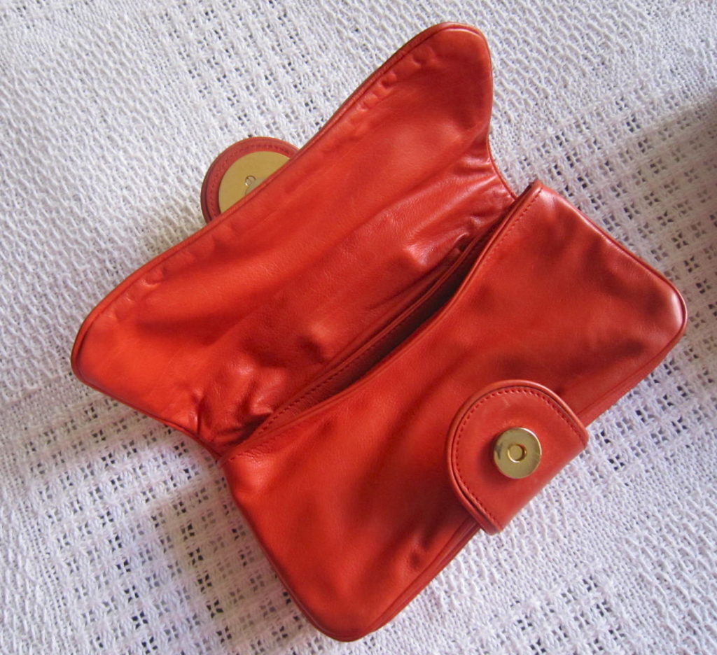 Gucci Red Hysteria Gathered Flap Clutch