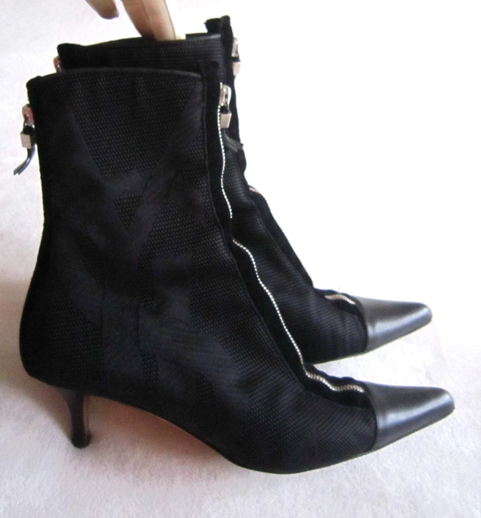 Yves Saint Laurent Signature Ankle Boots Sz. 38