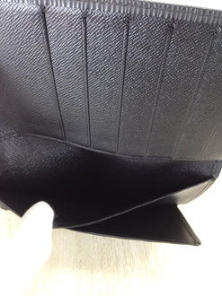 Louis Vuitton M63662 Black Epi Leather Elastic Change Purse/ Small