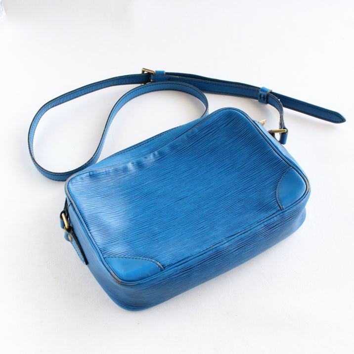 100% Authentic Louis Vuitton Vintage Blue EPI Trocadero Shoulder Bag