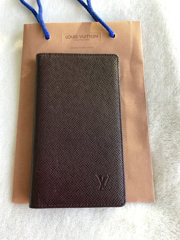 Louis Vuitton PASSPORT COVER TAIGA CHOCO Dark brown Leather ref