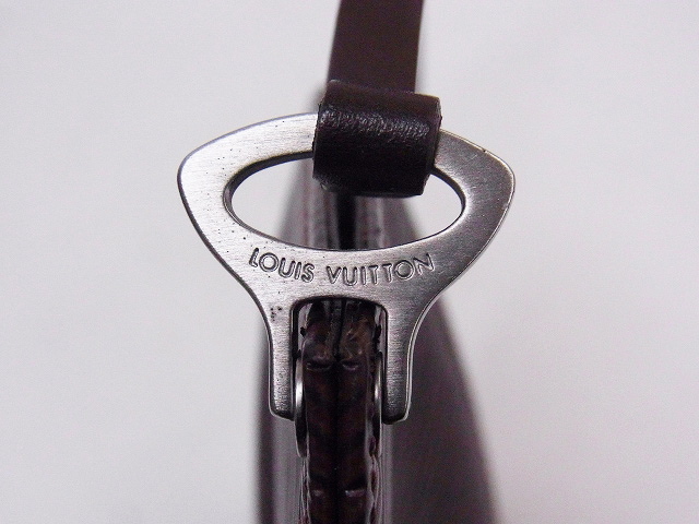 Louis Vuitton Epi Demi Lune Pochette (SHG-Khz0qc) – LuxeDH
