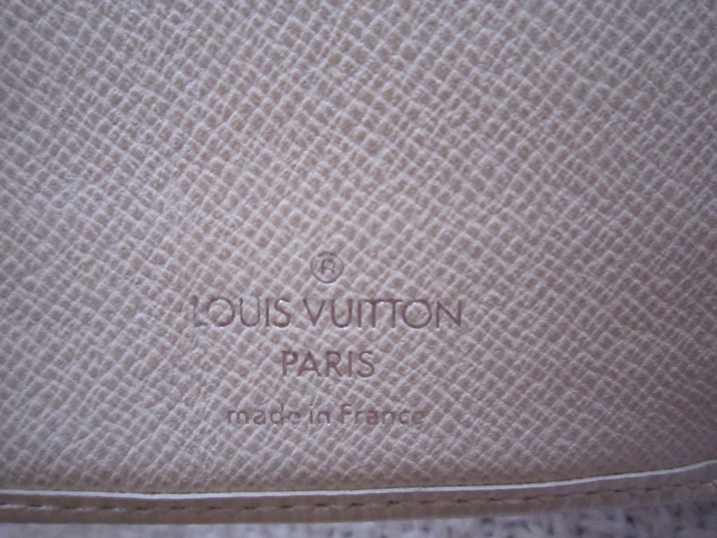 Louis Vuitton Ivory Epi Leather Koala Wallet