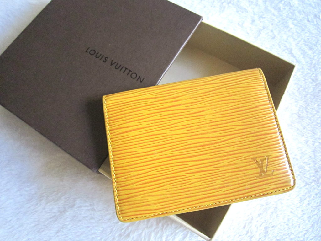 Louis Vuitton Card Case Wallet Billfold EPI Yellow Vintage Authentic SP0967