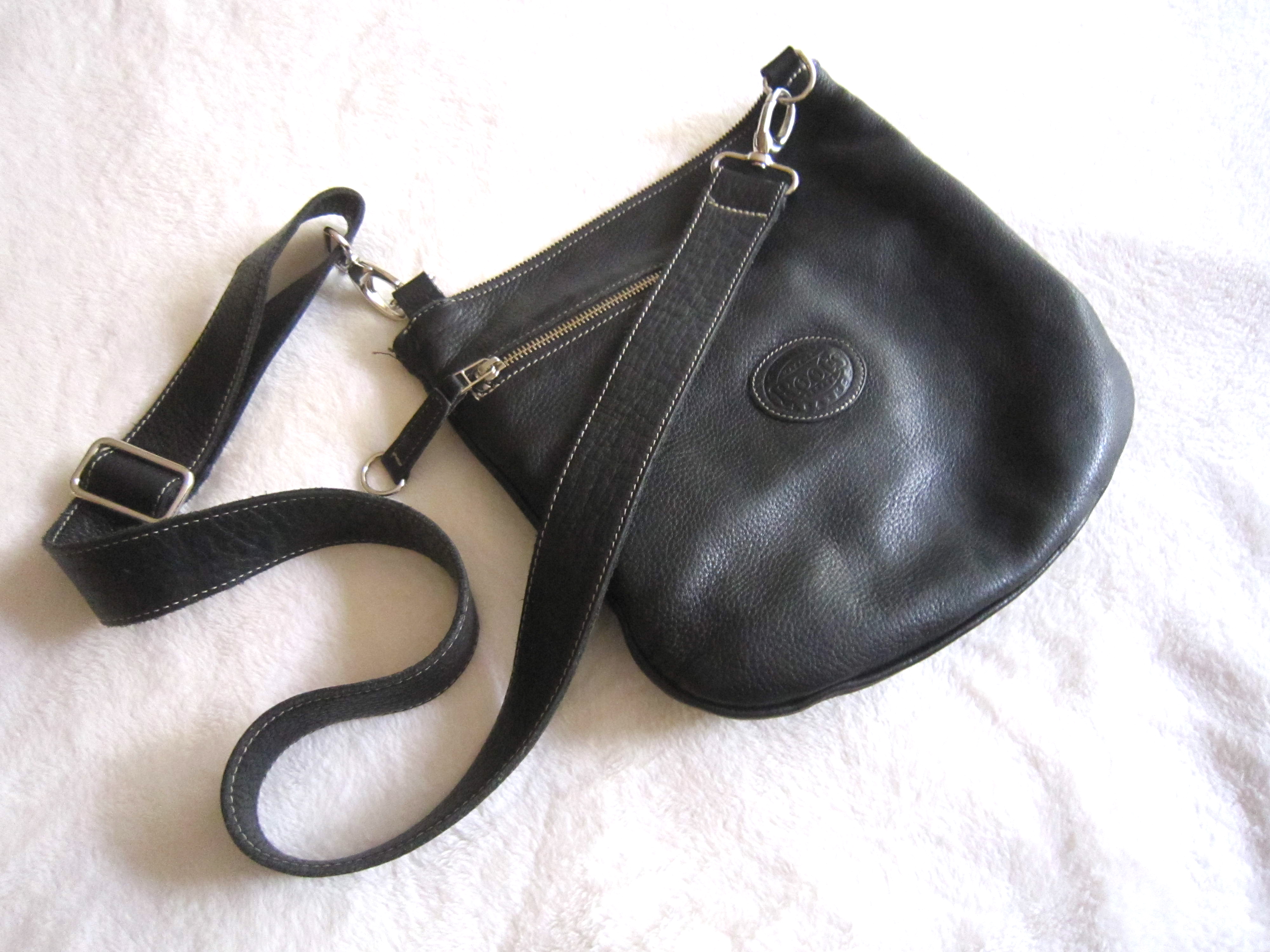 Leather Crossbody Bag for Women, Small Leather Zipper Pouch, Black Leather  Wristlet Clutch, Minimalist Shoulder Purse, 3rd Anniversary Gift - Etsy  Canada