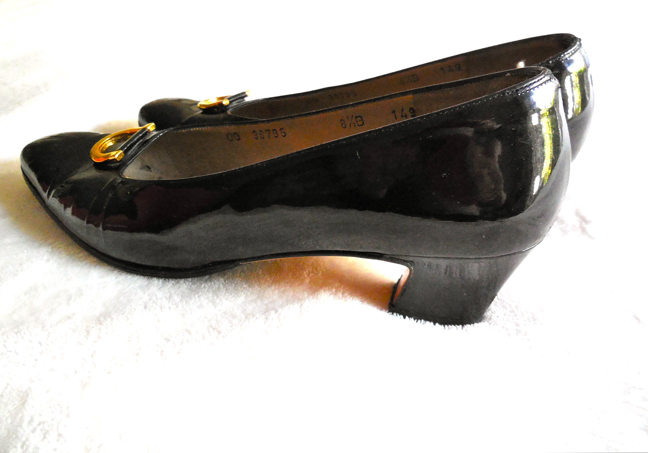 Salvatore Ferragamo Black Patent Gancini Heels / Size 8.5