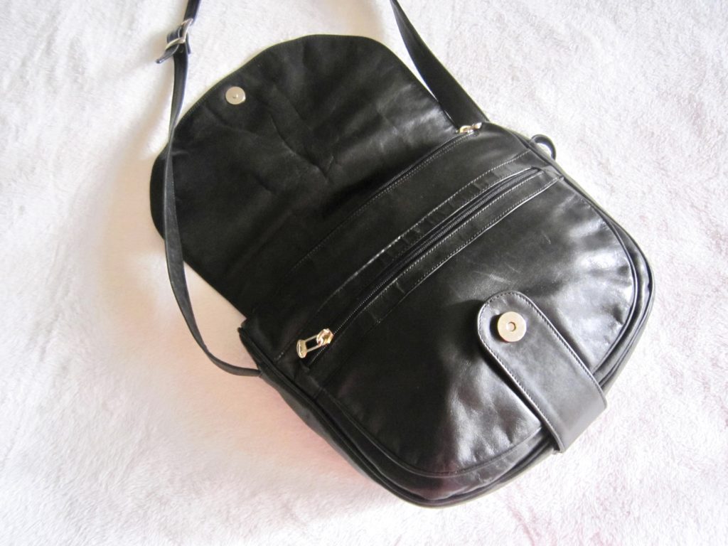 Vera Pelle Saumur Black Leather Crossbody Bag