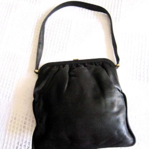 Vintage Black Leather Kiss-lock Shoulder Bag