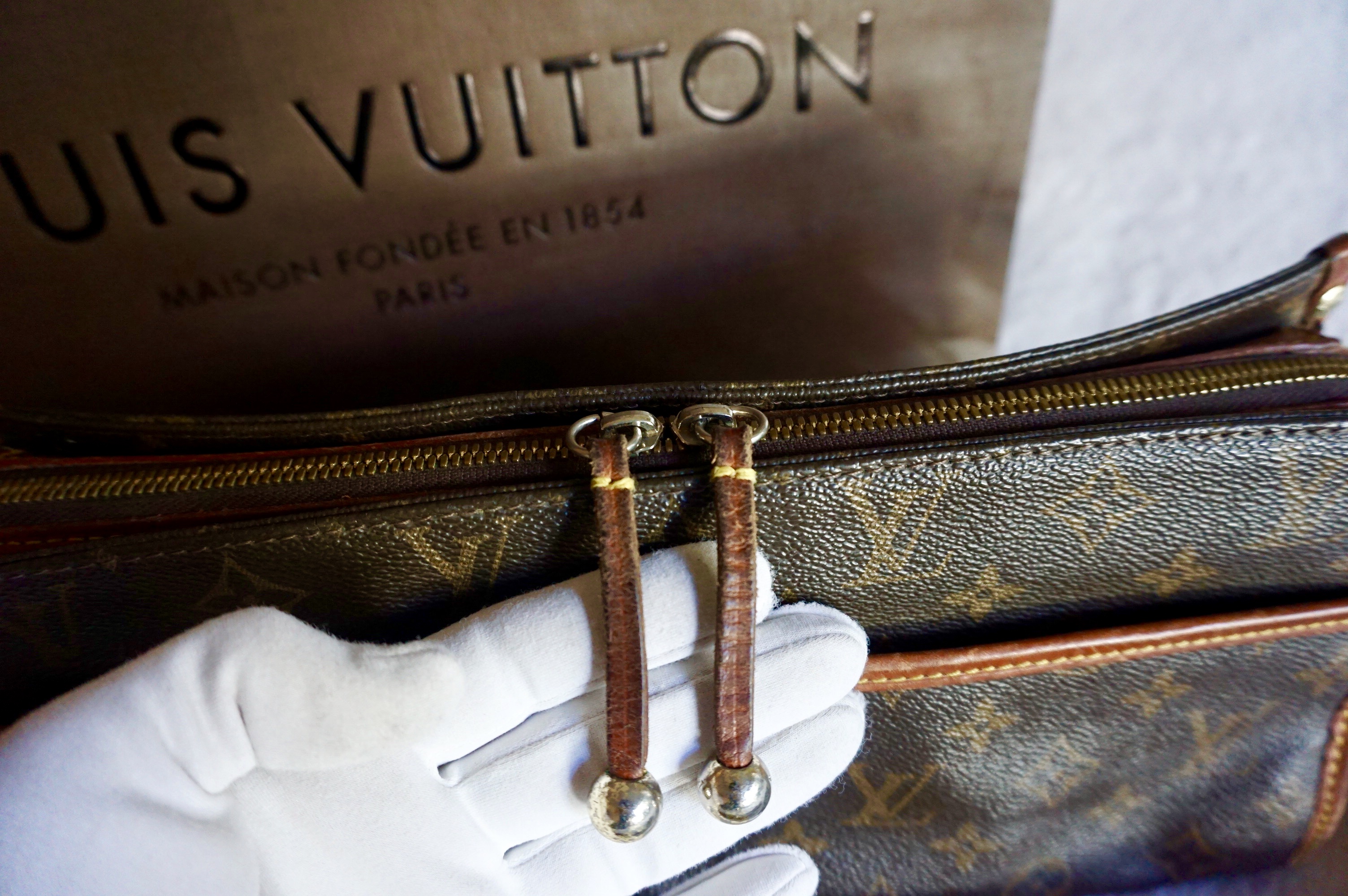 Pre-Owned Louis Vuitton Popincourt Long Monogram Brown 