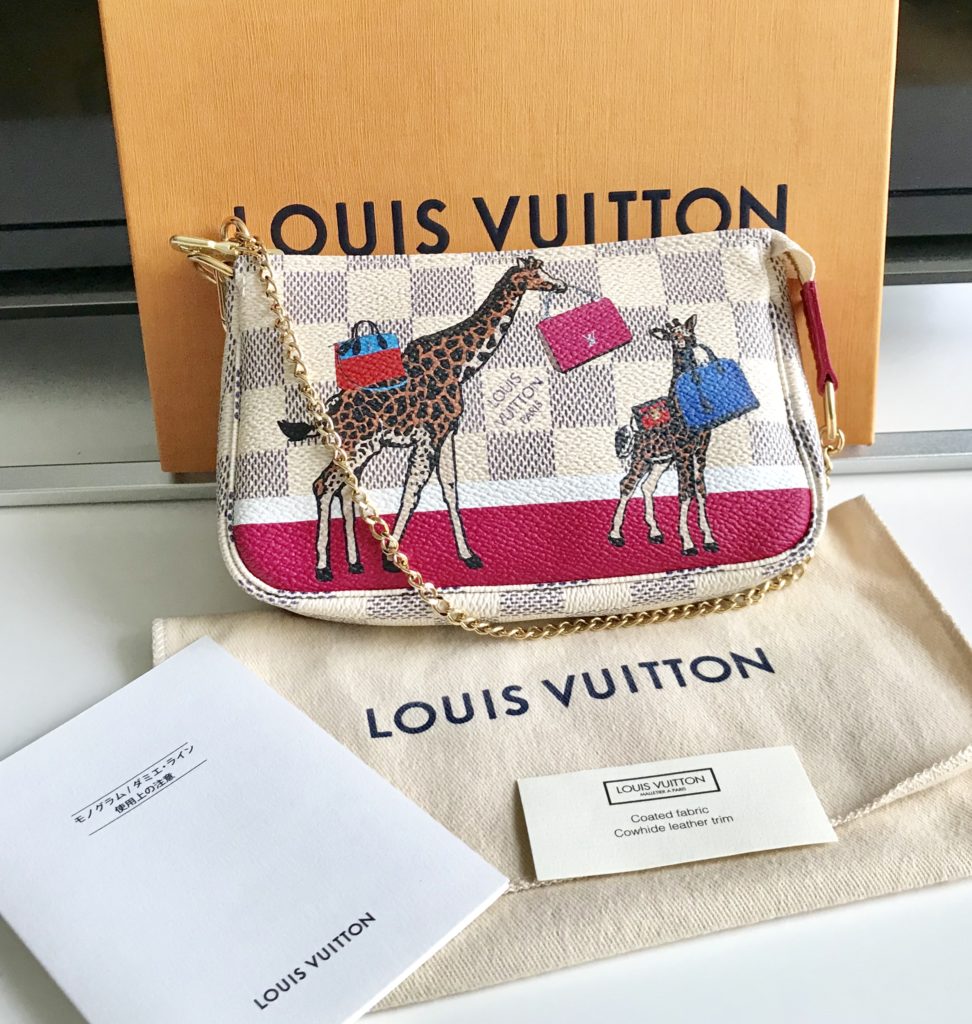 Louis Vuitton Damier Azur Giraffe Xmas Mini Accessories Pochette