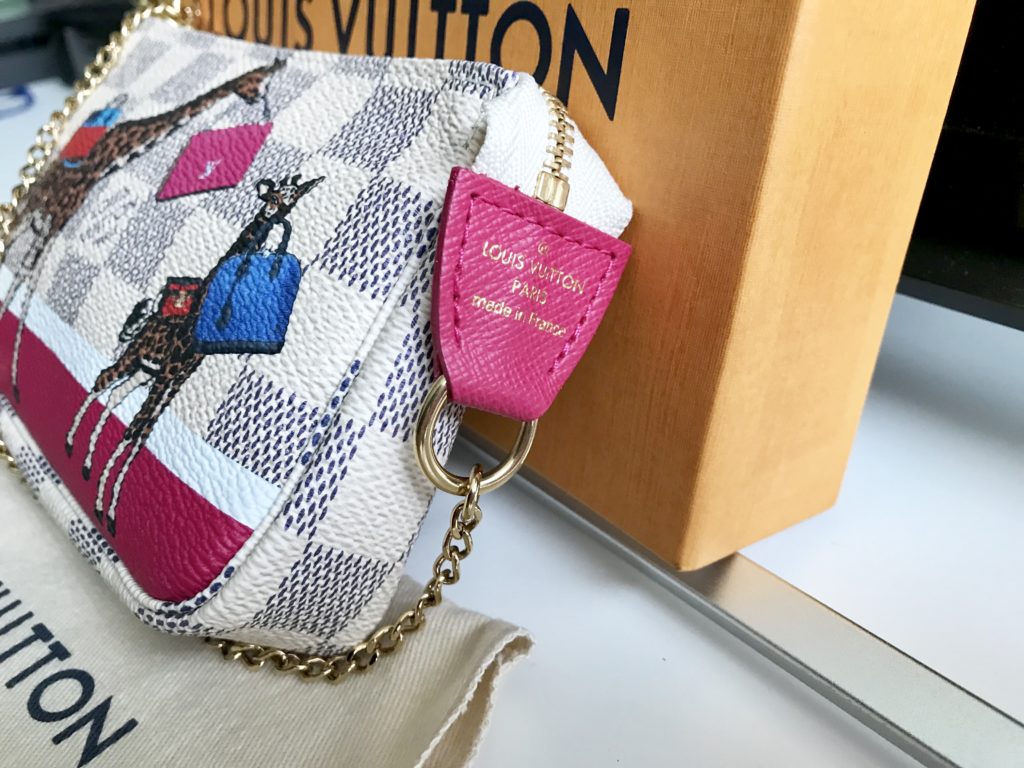 Louis Vuitton Damier Azur Giraffe Xmas Mini Accessories Pochette