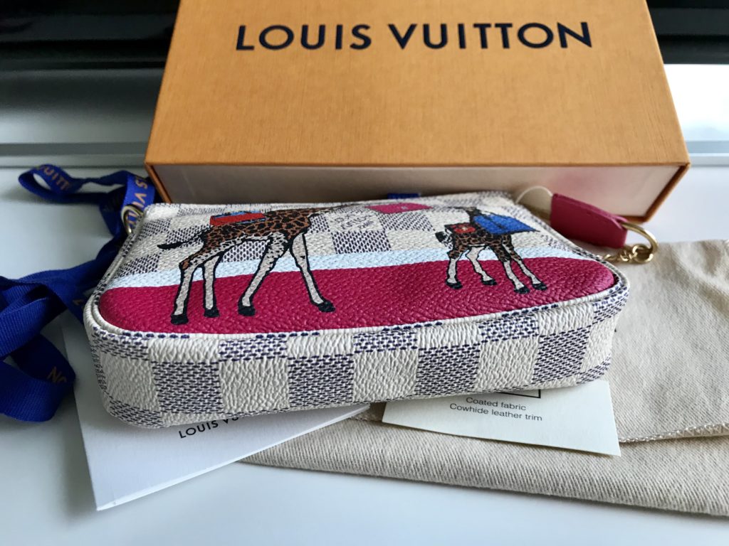 Louis Vuitton Damier Azur Giraffe Xmas Mini Accessories Pochette