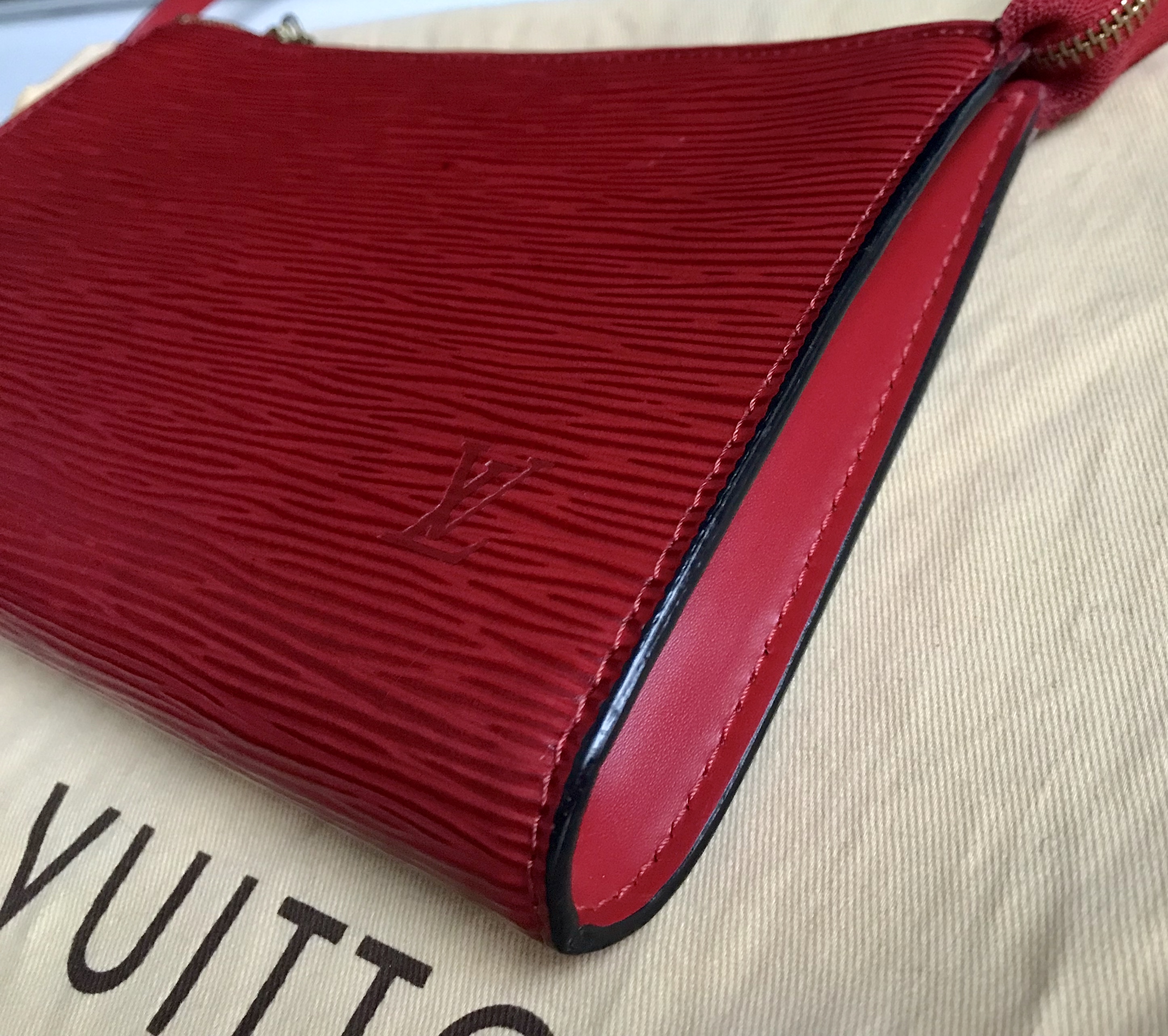 Louis Vuitton Pochette Business Flap Clutch Envelope Red EPI 872730