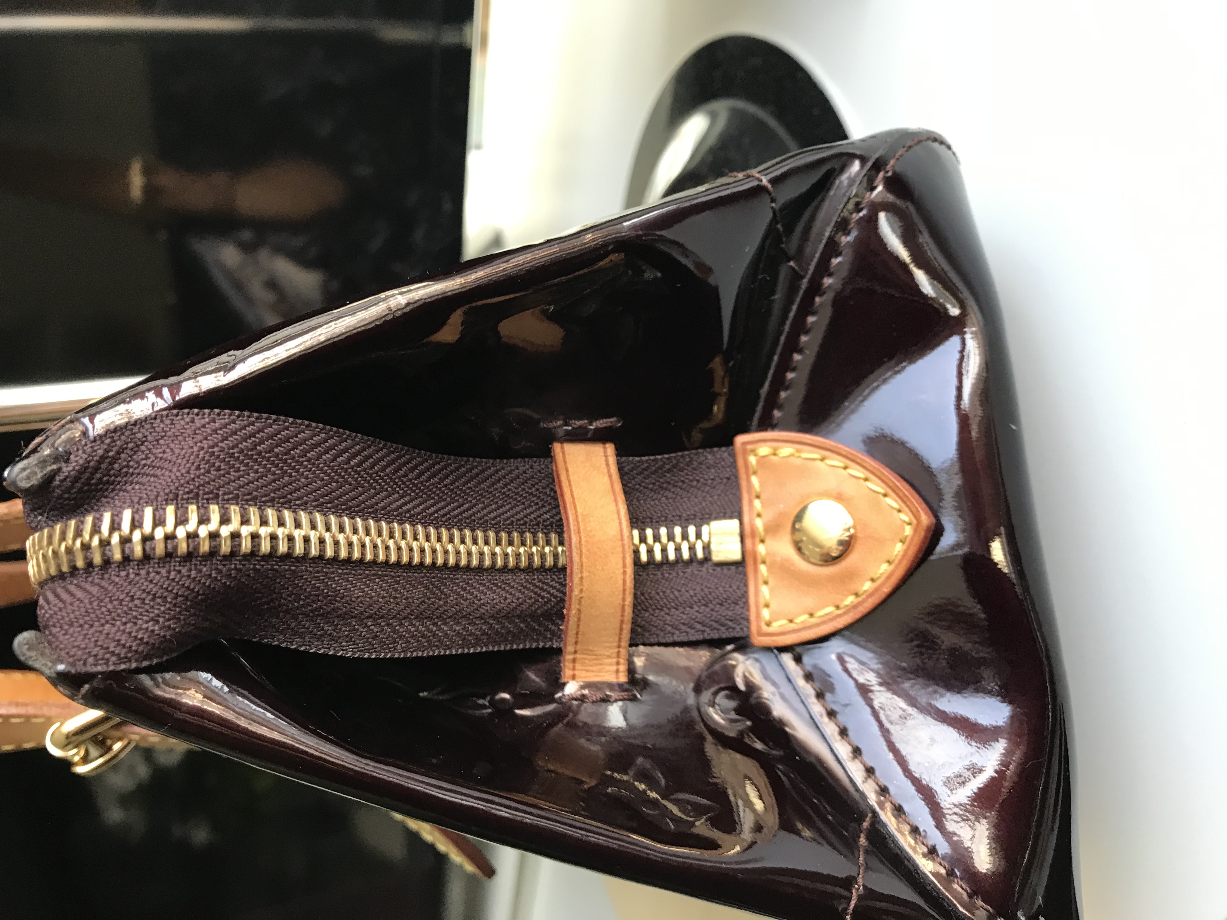 Auth LOUIS VUITTON Rosewood Avenue Pearl Vernis Leather Shouder Bag Purse  #52888