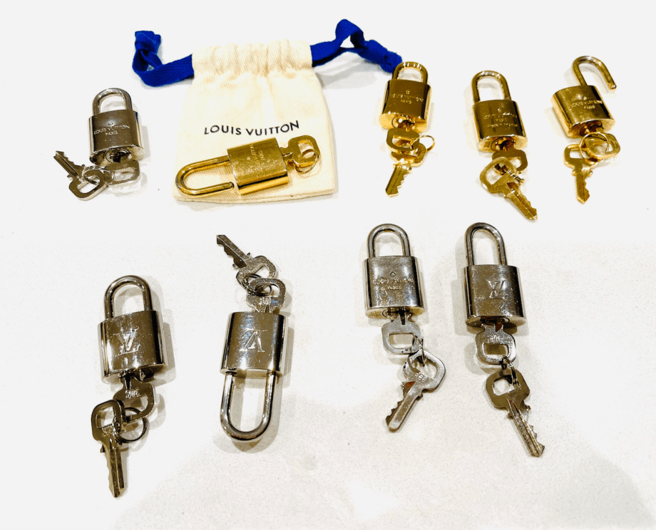 The Louis Vuitton Lock and 2 Keys Set includes 1 key and is available in different numbers. As we have many LV key lock sets, the picture is just of one set. The key lock you receive may not be the same as the pictures. However, they have similar conditions with light scratches and usage