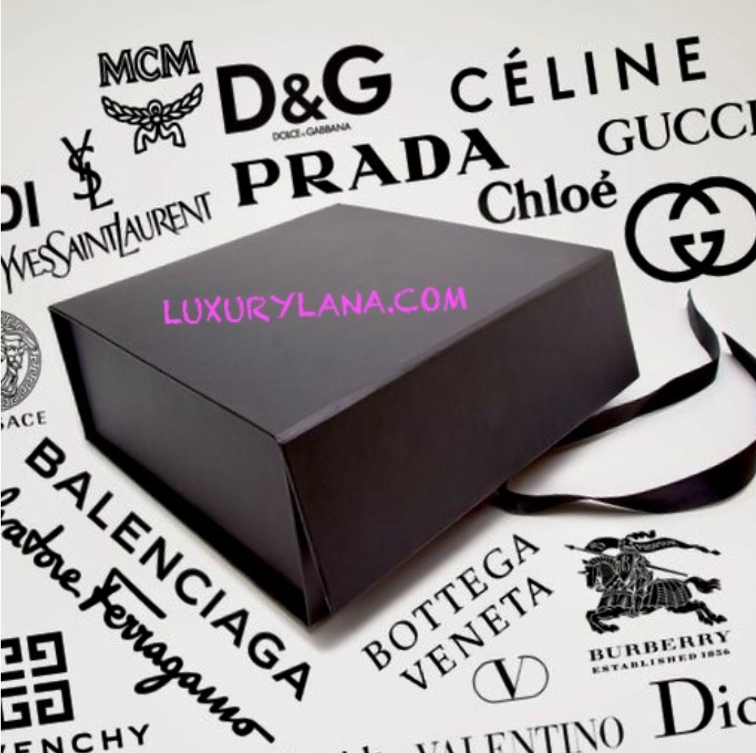 A surprising designers mix of 100% authentic preloved pieces in very good condition, or vintage may include: Tory Burch, Gucci, Kate Spade, Prada, Louis Vuitton, Coach, Furla, Michael Kors, Burberry, Nike, Lululemon, Fendi, Desmo and many other Italian designer handbags and accessories ranging in different sizes and styles.