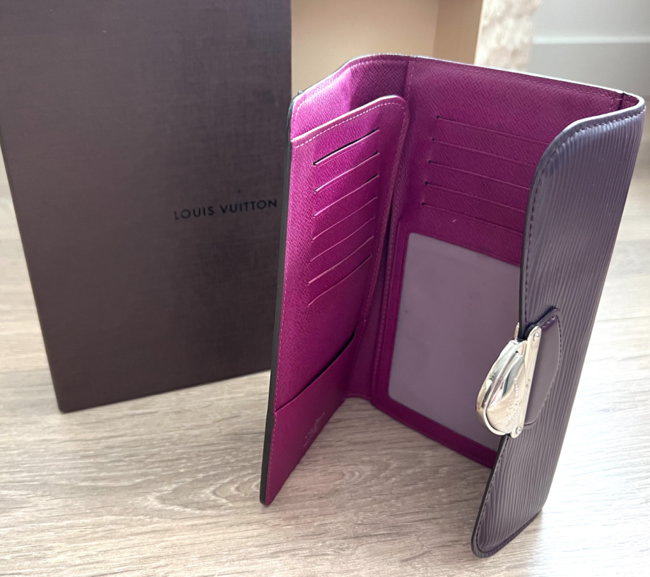 AUTHENTIC PRE-LOVED LOUIS VUITTON PURPLE PLUM EPI LEATHER EUGENIE WALLET