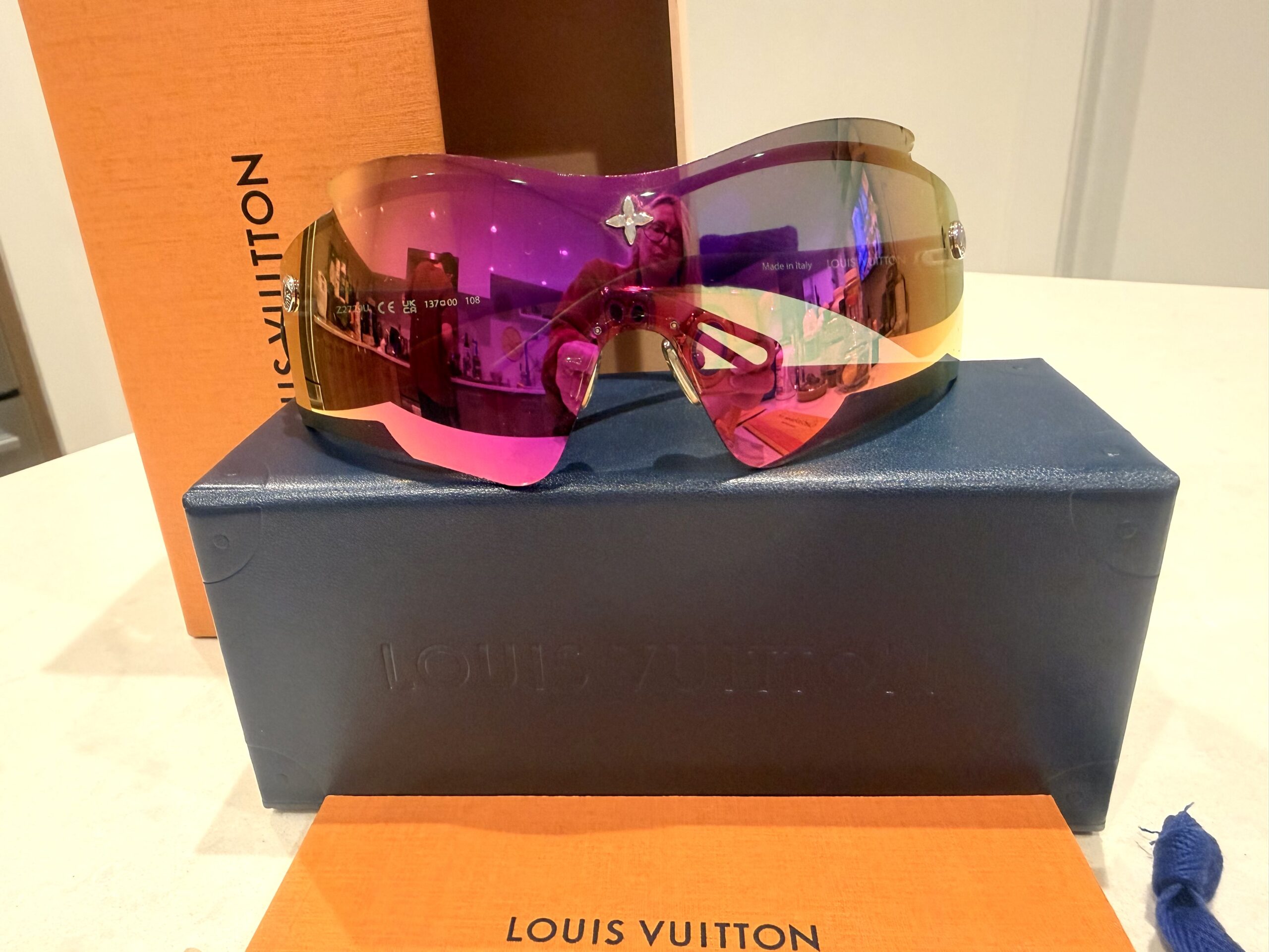 Mirror Mask Hot Pink Chameleon Sunglasses Z2729U — image 10