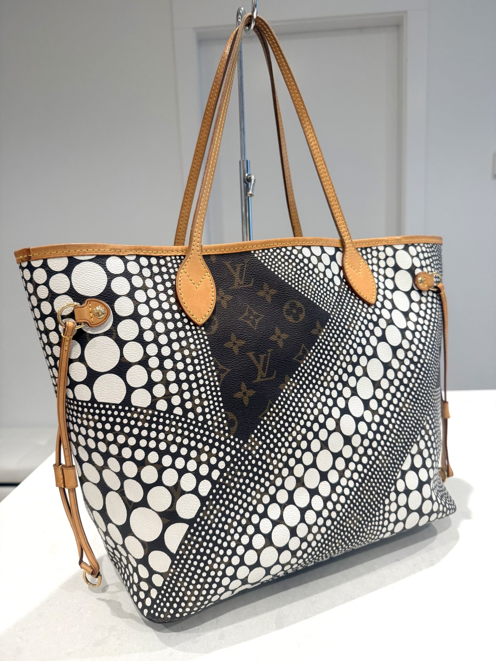 Limited Edition Yayoi Kusama White Dots Monogram Neverfull MM — image 6