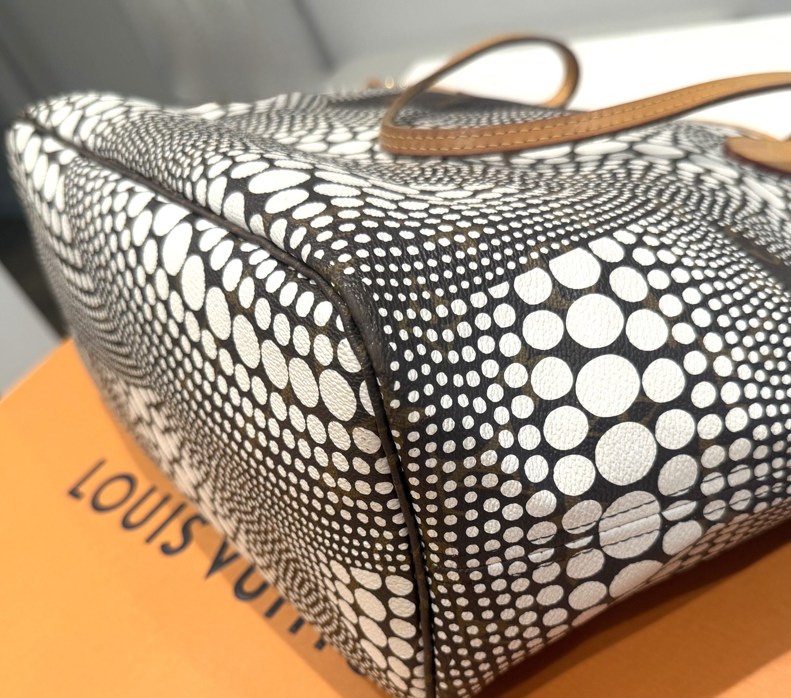Limited Edition Yayoi Kusama White Dots Monogram Neverfull MM — image 8