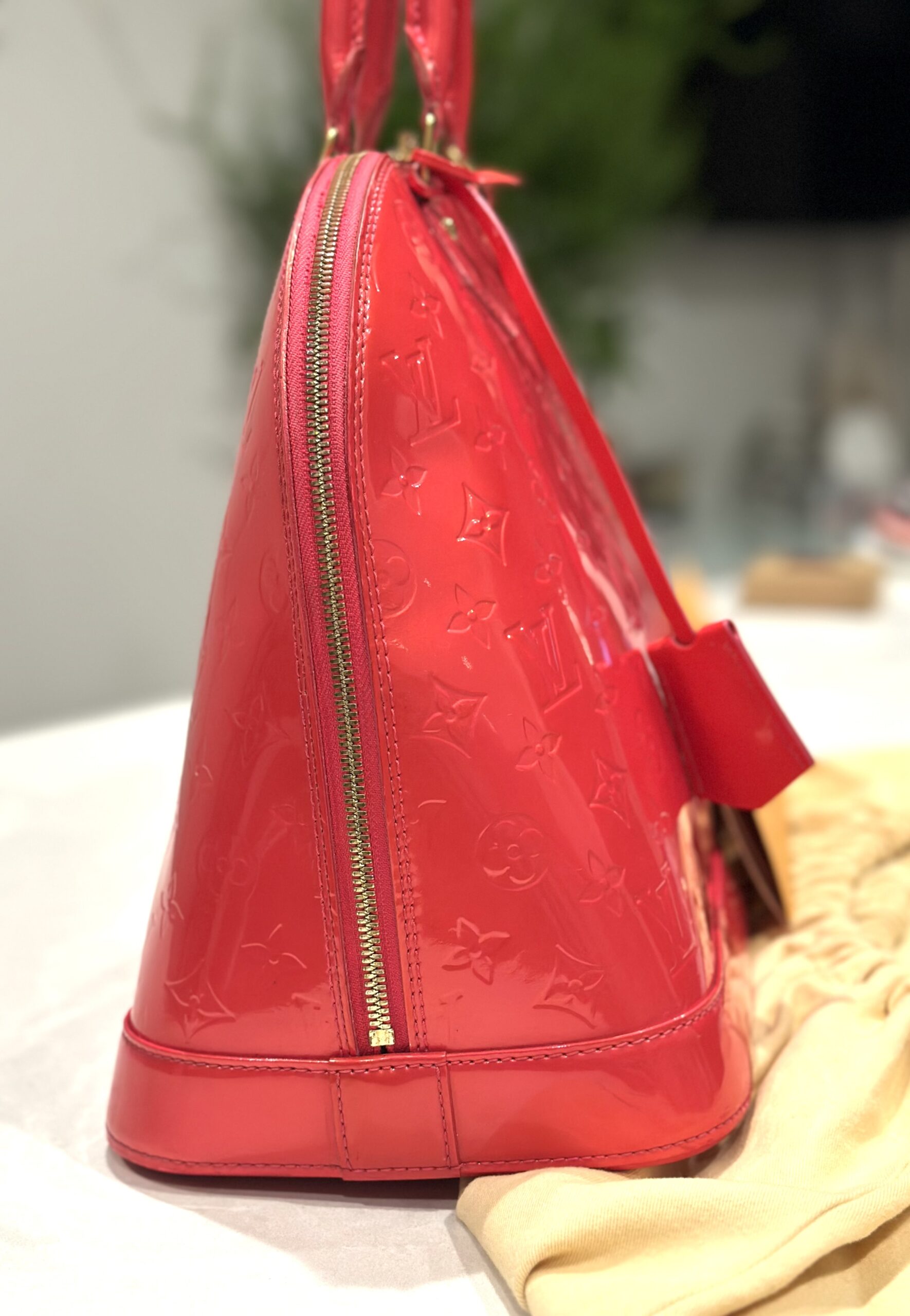 Monogram Alma GM Vernis Rose Grenadine — image 6