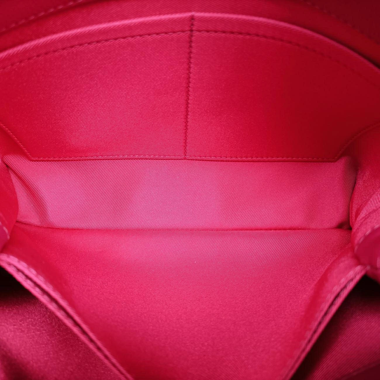 Fuchsia-Pink Dahlia Calfskin Leather LockMe 2 Top Handle — image 15