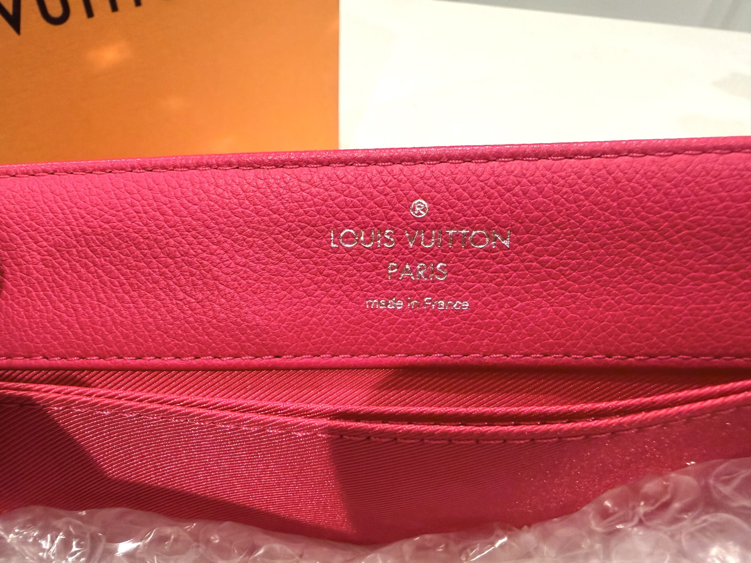 Fuchsia-Pink Dahlia Calfskin Leather LockMe 2 Top Handle — image 16