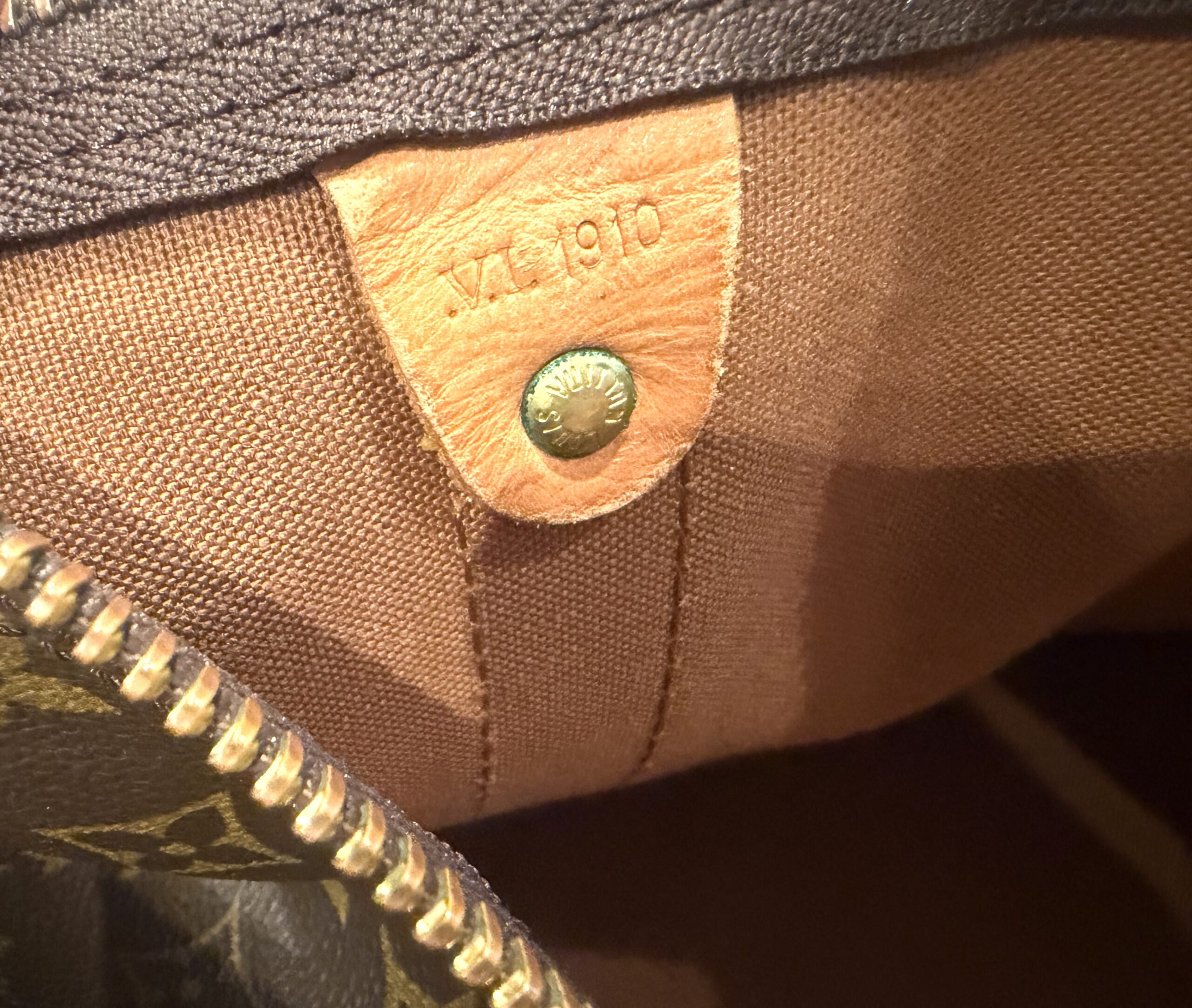 Iconic Timeless Monogram Keepall 60 Bandouliere Handbag — image 5