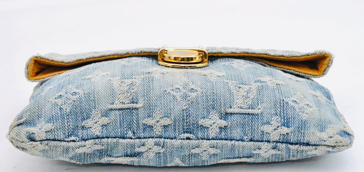 Pratt clutch bag Louis Vuitton Blue in Denim - Jeans - 30605271