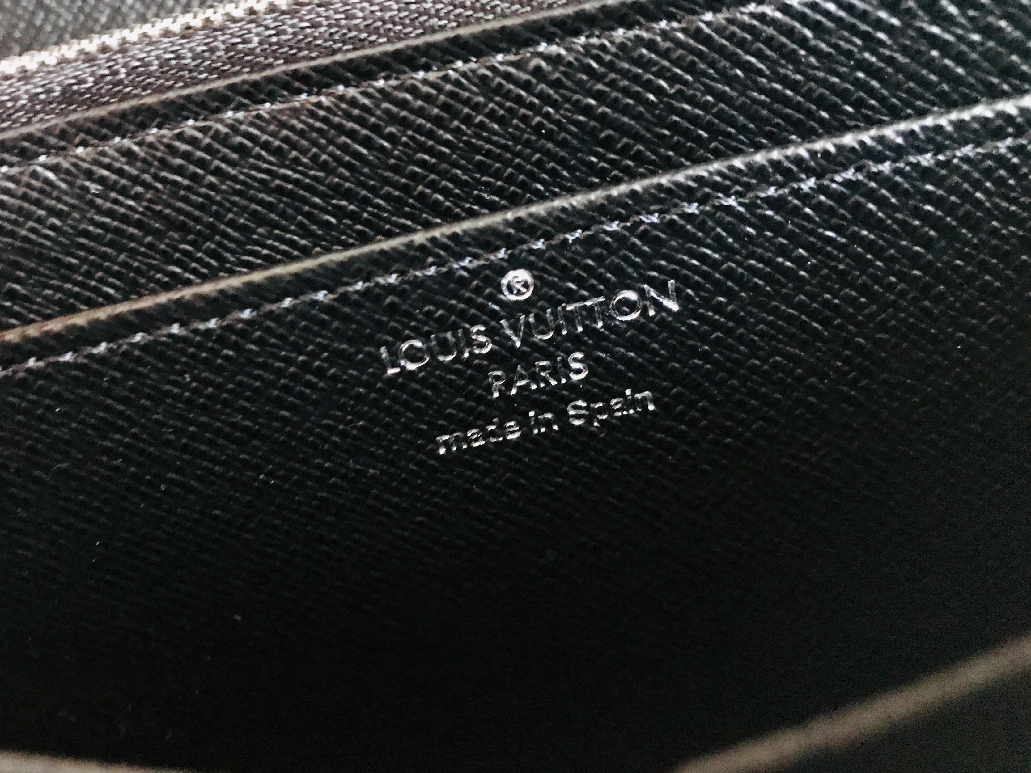 Louis Vuitton Limited Edition Reverse Monogram Kabuki Sarah Wallet (SH –  LuxeDH