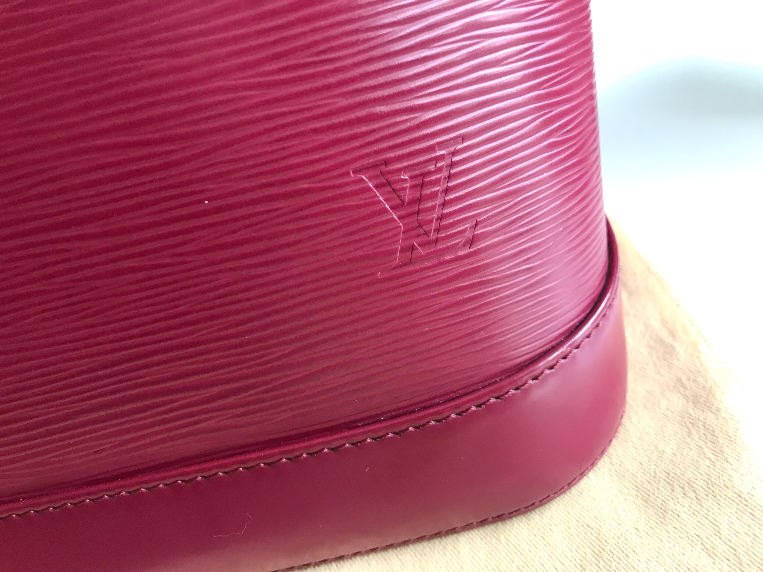 LOUIS VUITTON, = Hot Pink Fuschia patent leather Alma handbag purse