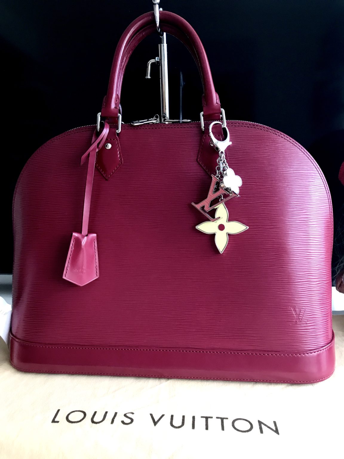 Louis Vuitton Alma GM Fuchsia Epi Leather Handbag