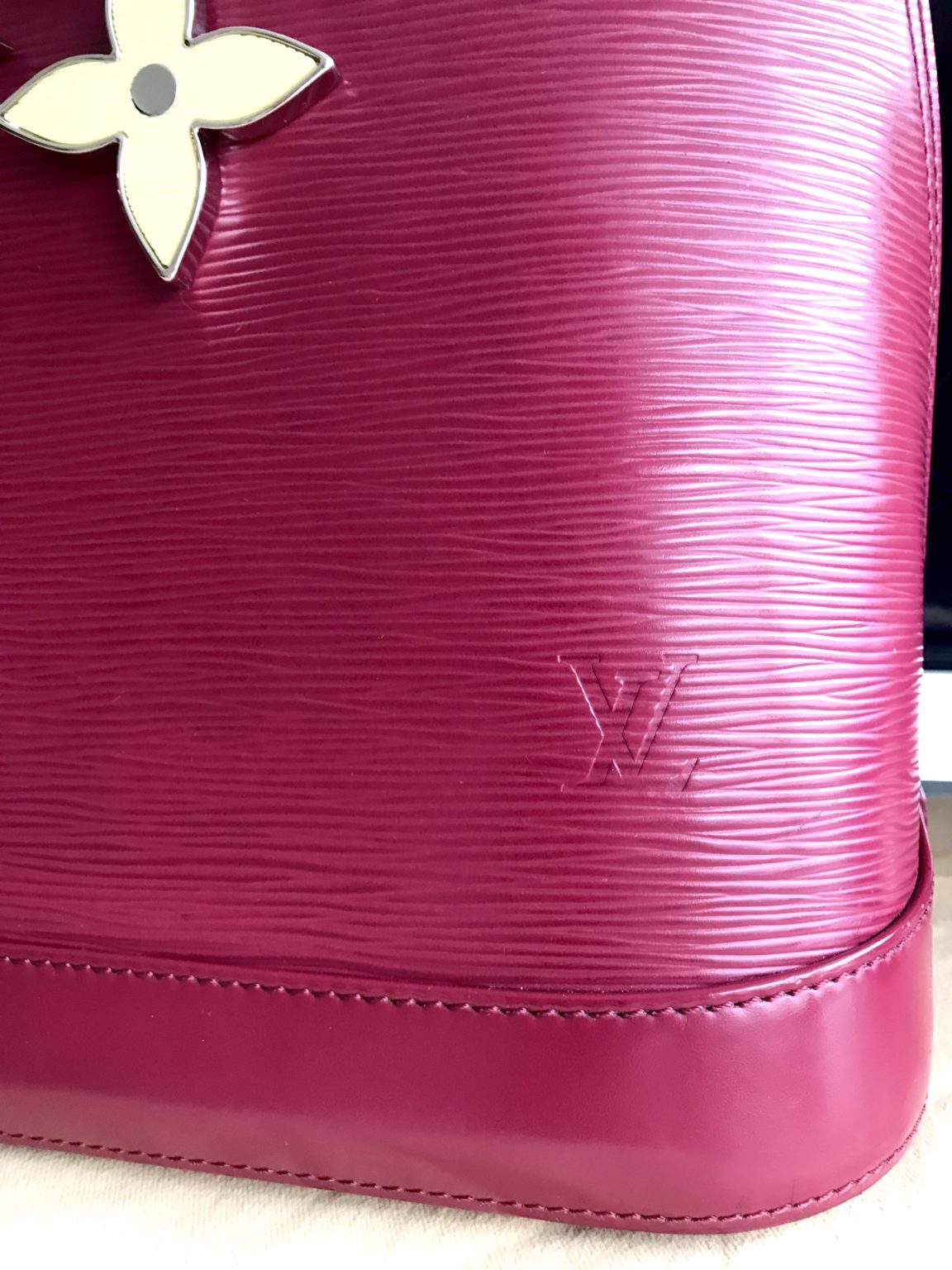 Louis Vuitton Alma GM Fuchsia Epi Leather Handbag