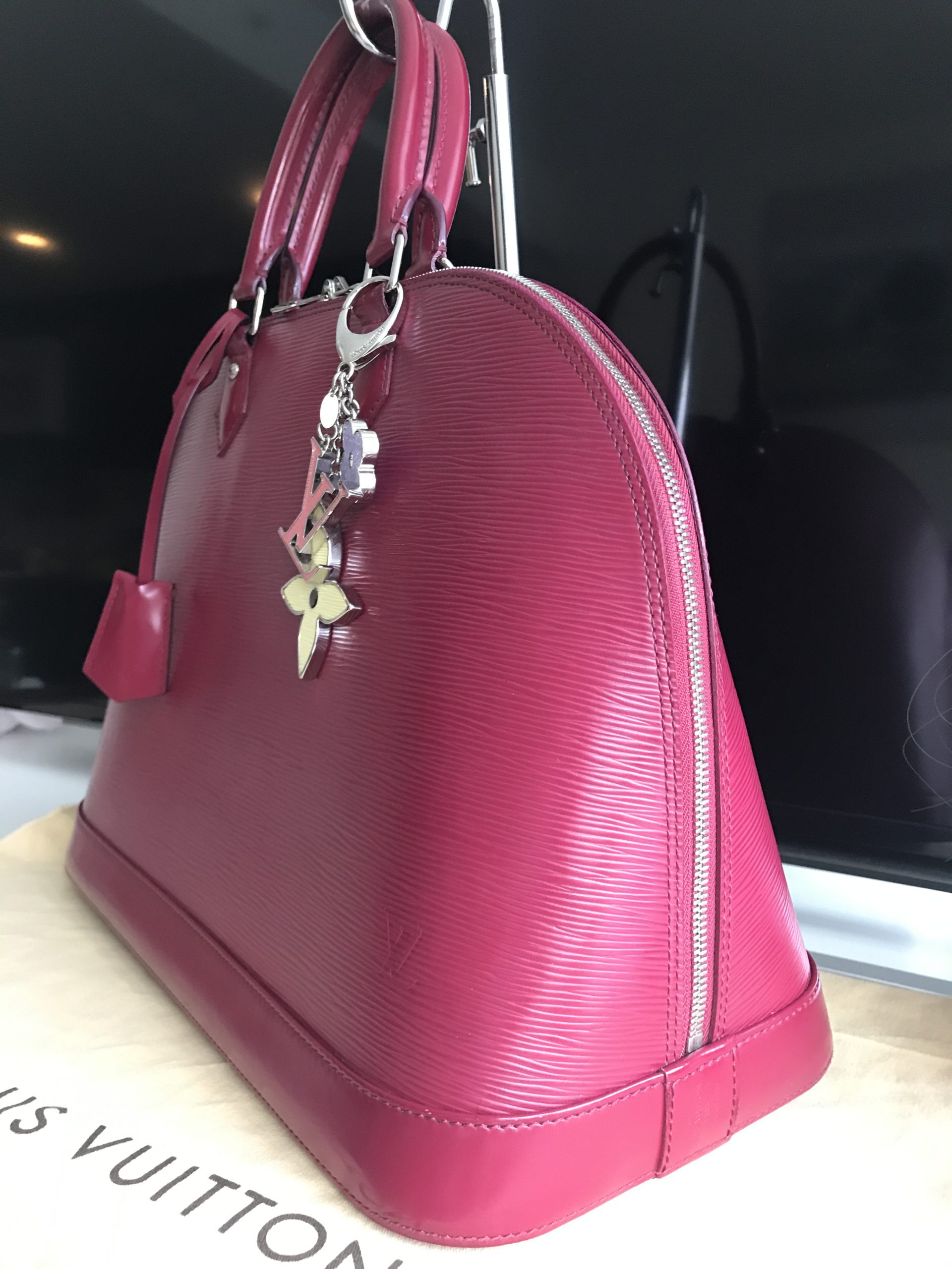 LOUIS VUITTON Purple Epi Leather GM Alma Handbag Purse W/ Dustbag Lock Keys
