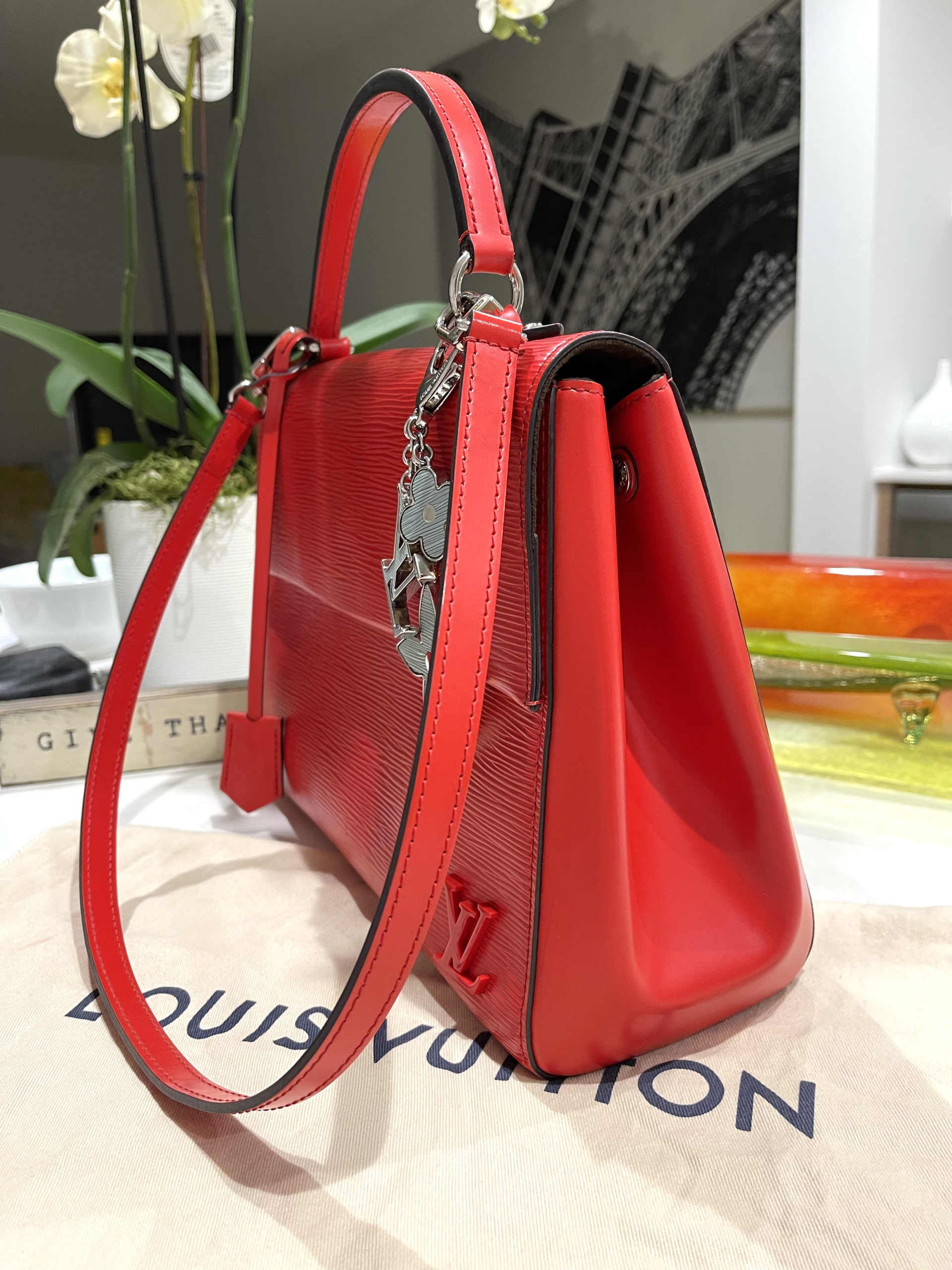 Authentic LOUIS VUITTON Cluny Red Epi Leather Shoulder Bag Purse