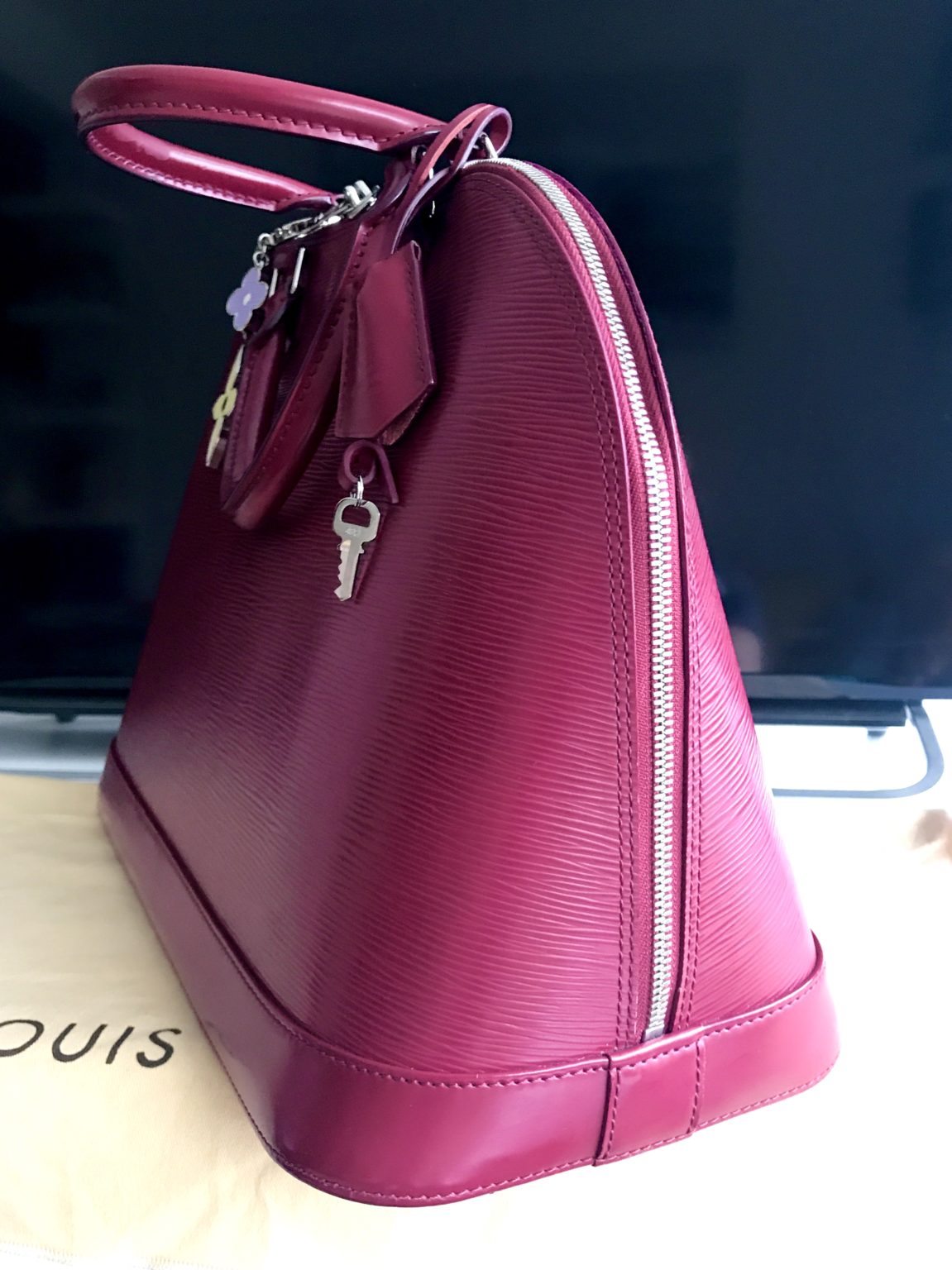 Louis Vuitton Alma GM Fuchsia Epi Leather Handbag