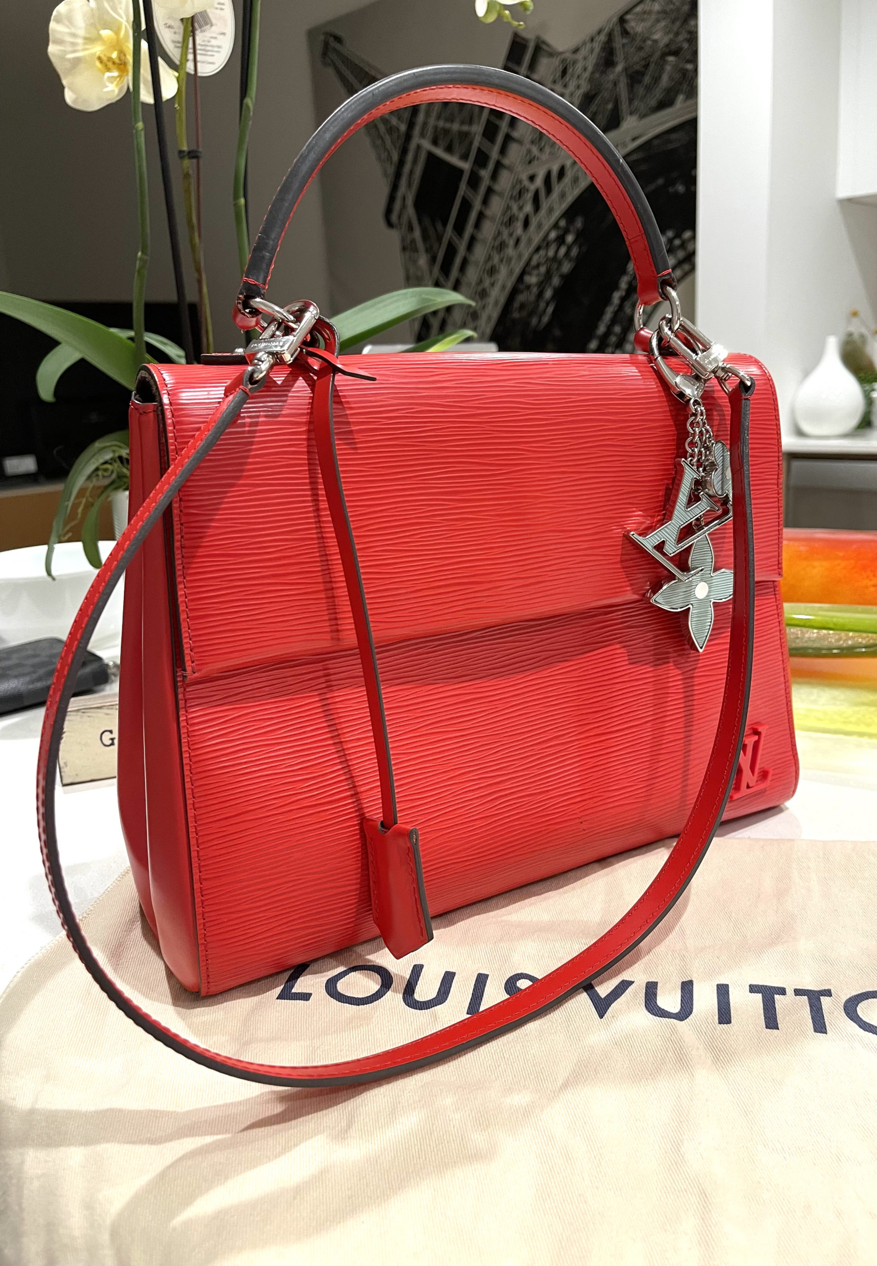 Authentic LOUIS VUITTON Cluny Red Epi Leather Shoulder Bag Purse #51706