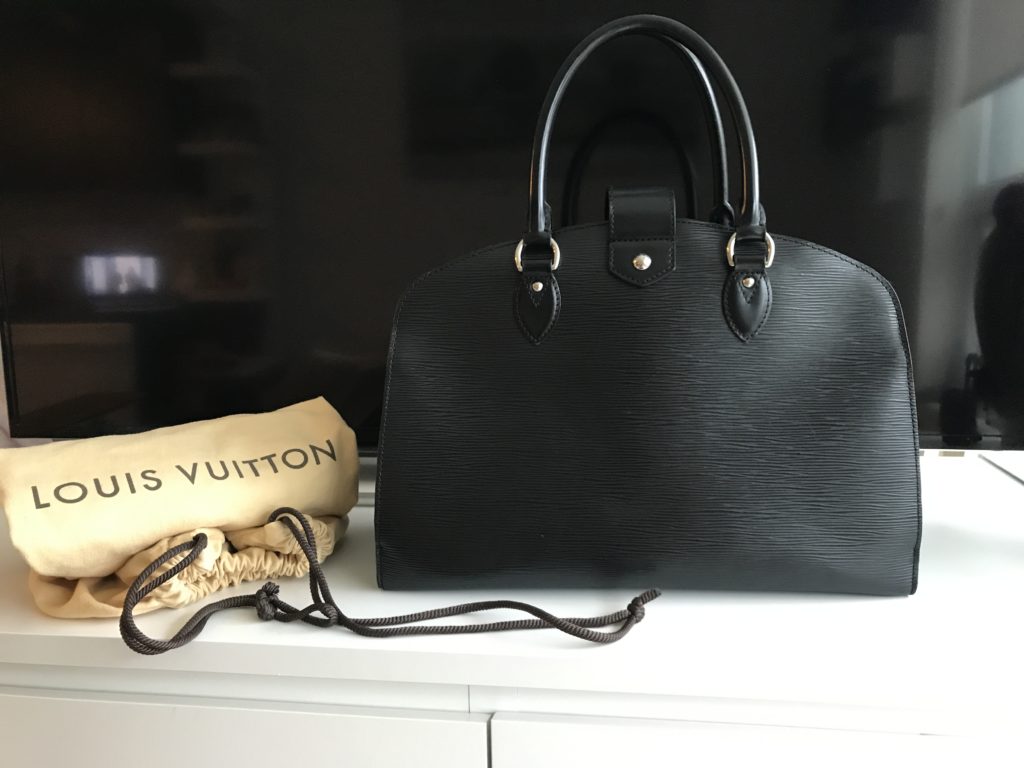 Black Epi Leather Pont-Neuf GM Handbag