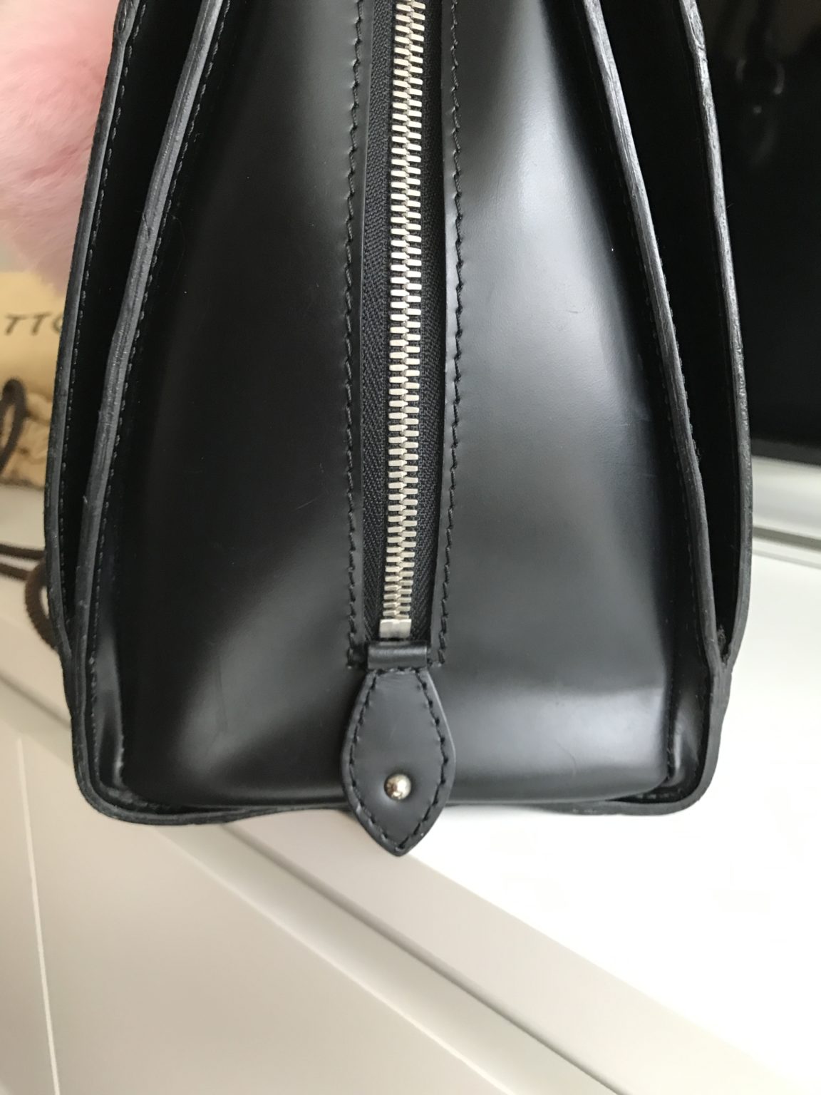 Black Epi Leather Pont-Neuf GM Handbag