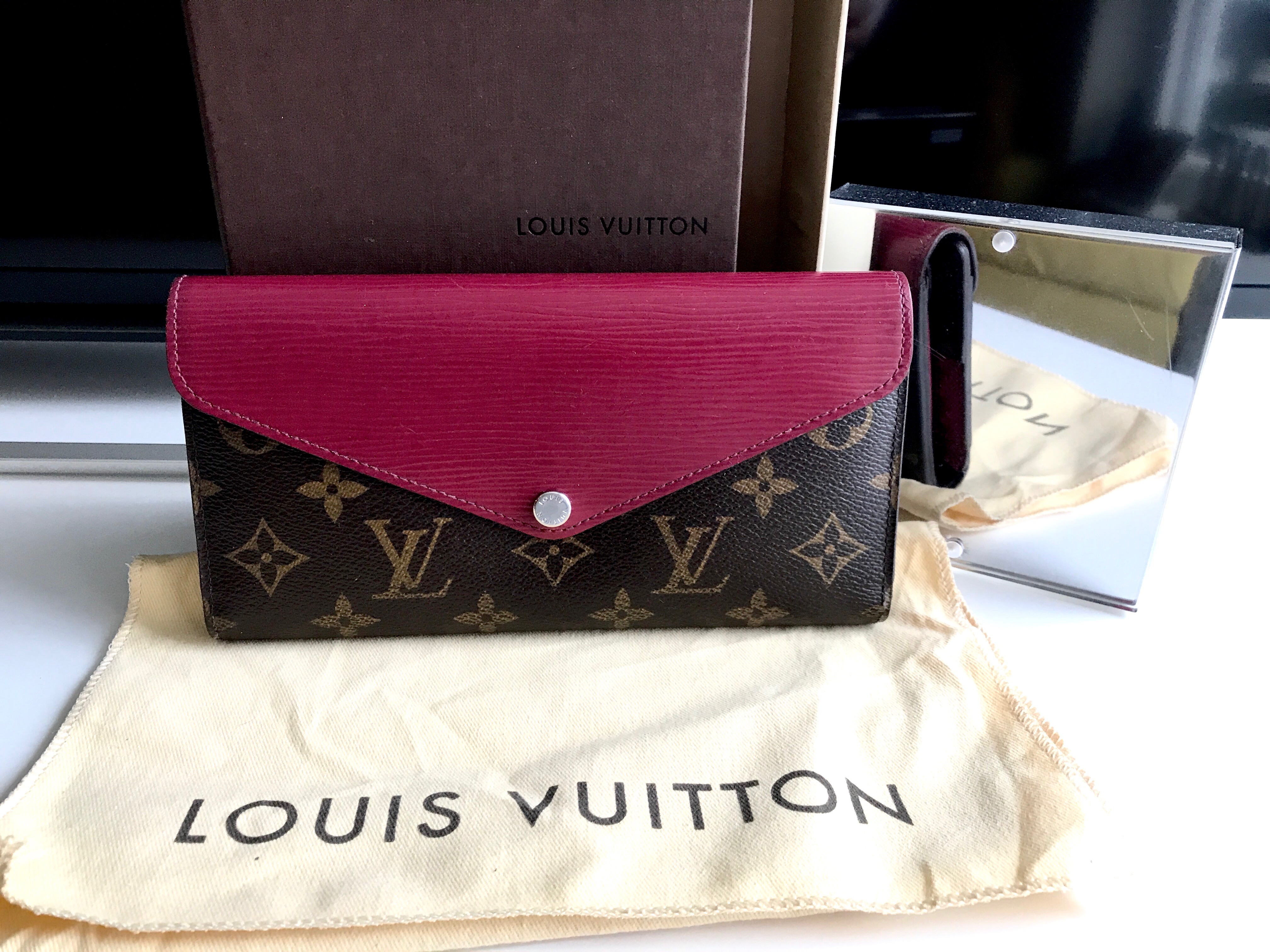 LV sling Wallet Mono – Hot Fashion LLC