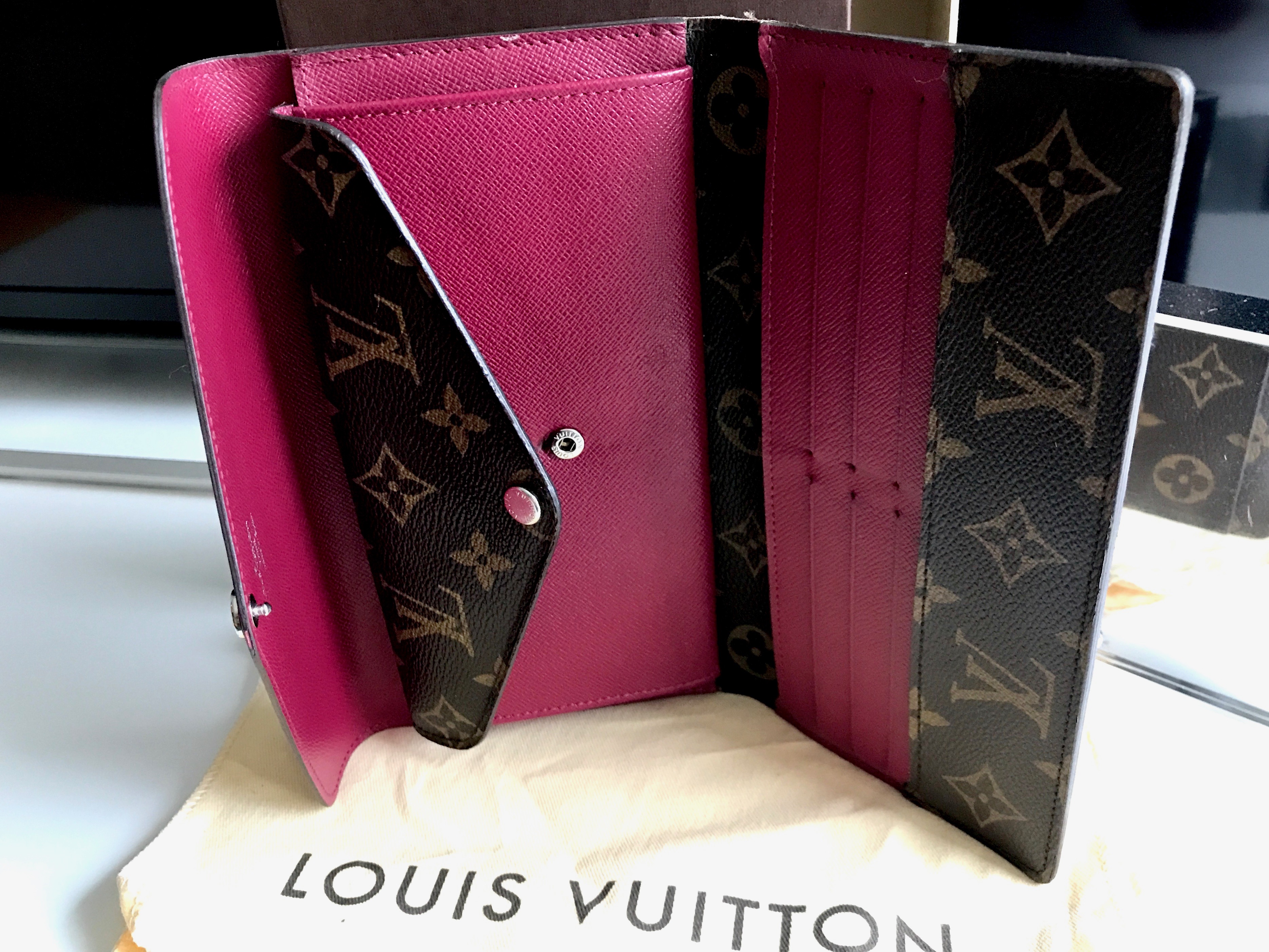 LOUIS VUITTON Marie Lou Compact Wallet Fuchsia 45856