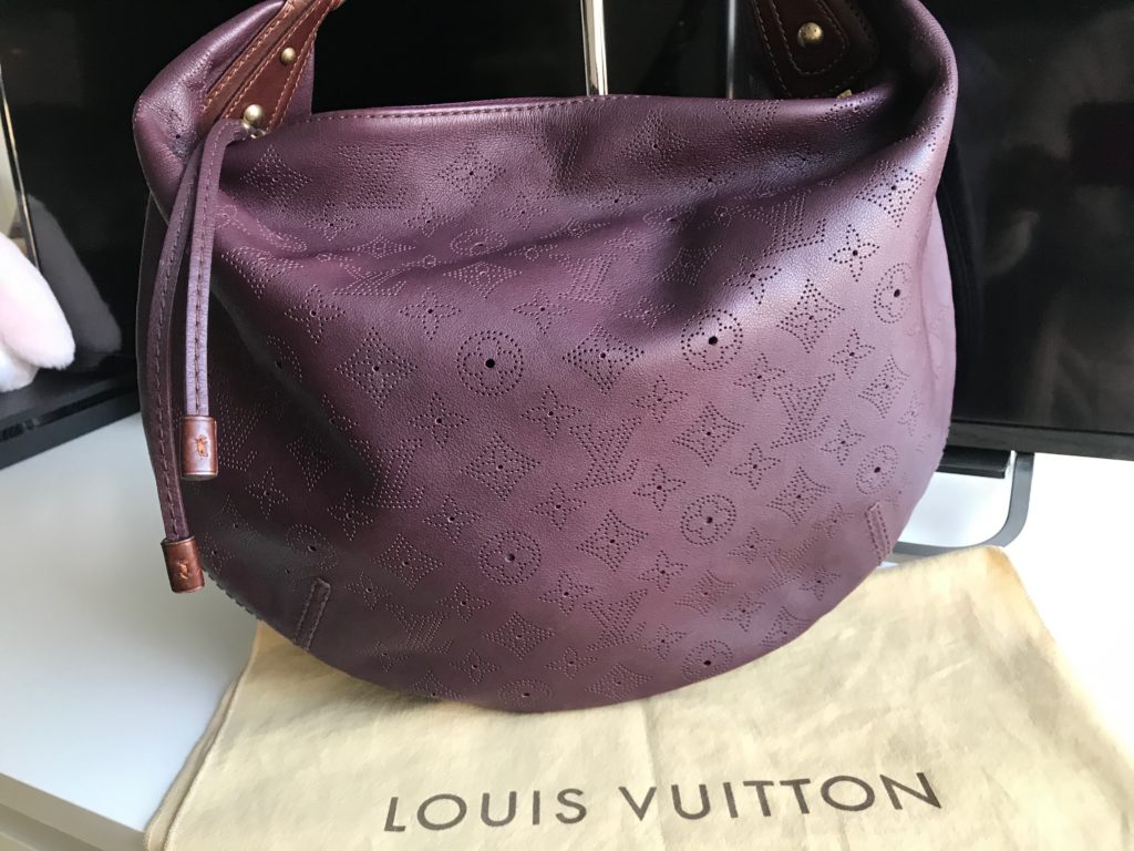 Louis Vuitton Mahina Onatah GM Aubergine Leather Hobo Bag