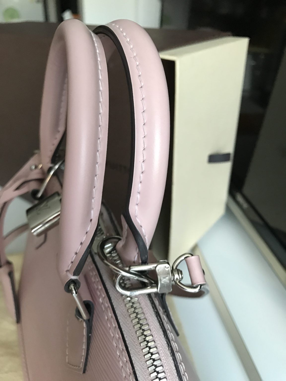 Louis Vuitton Alma BB Epi Leather Rose Ballerine