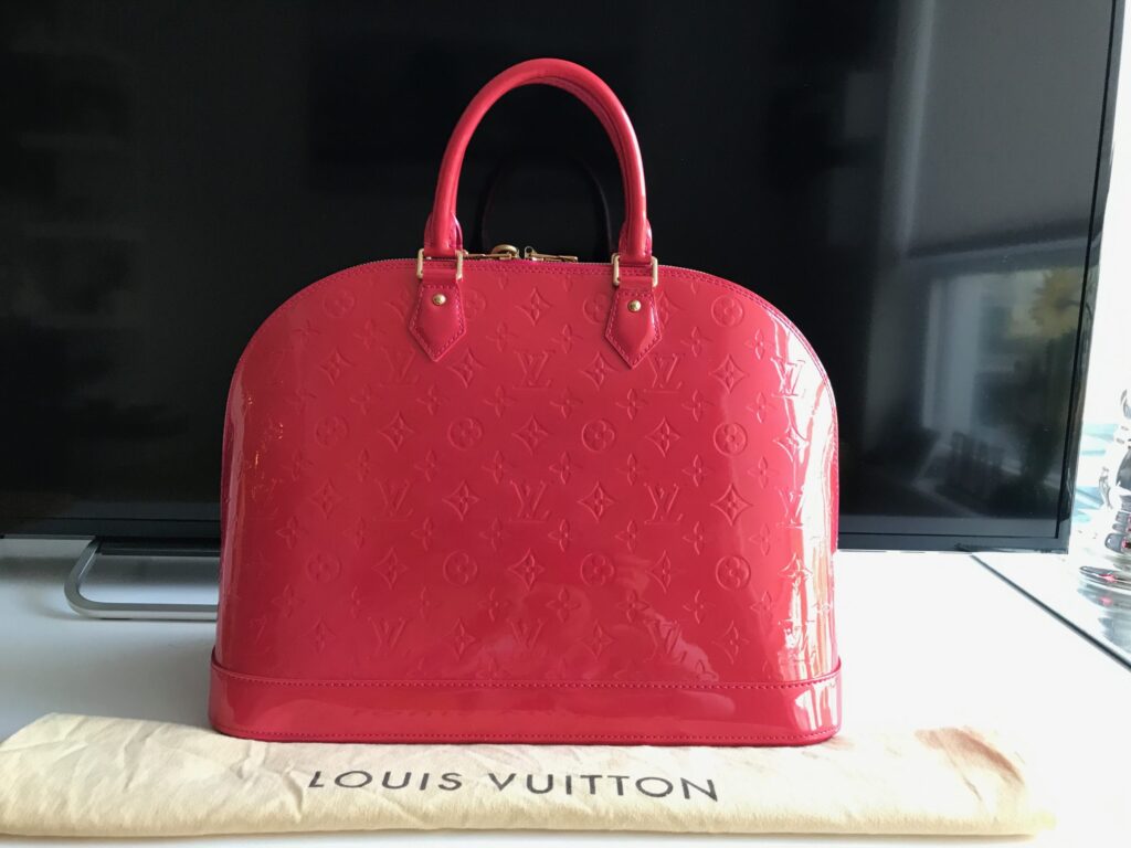 Louis Vuitton Monogram Vernis Alma MM in Rose Pop