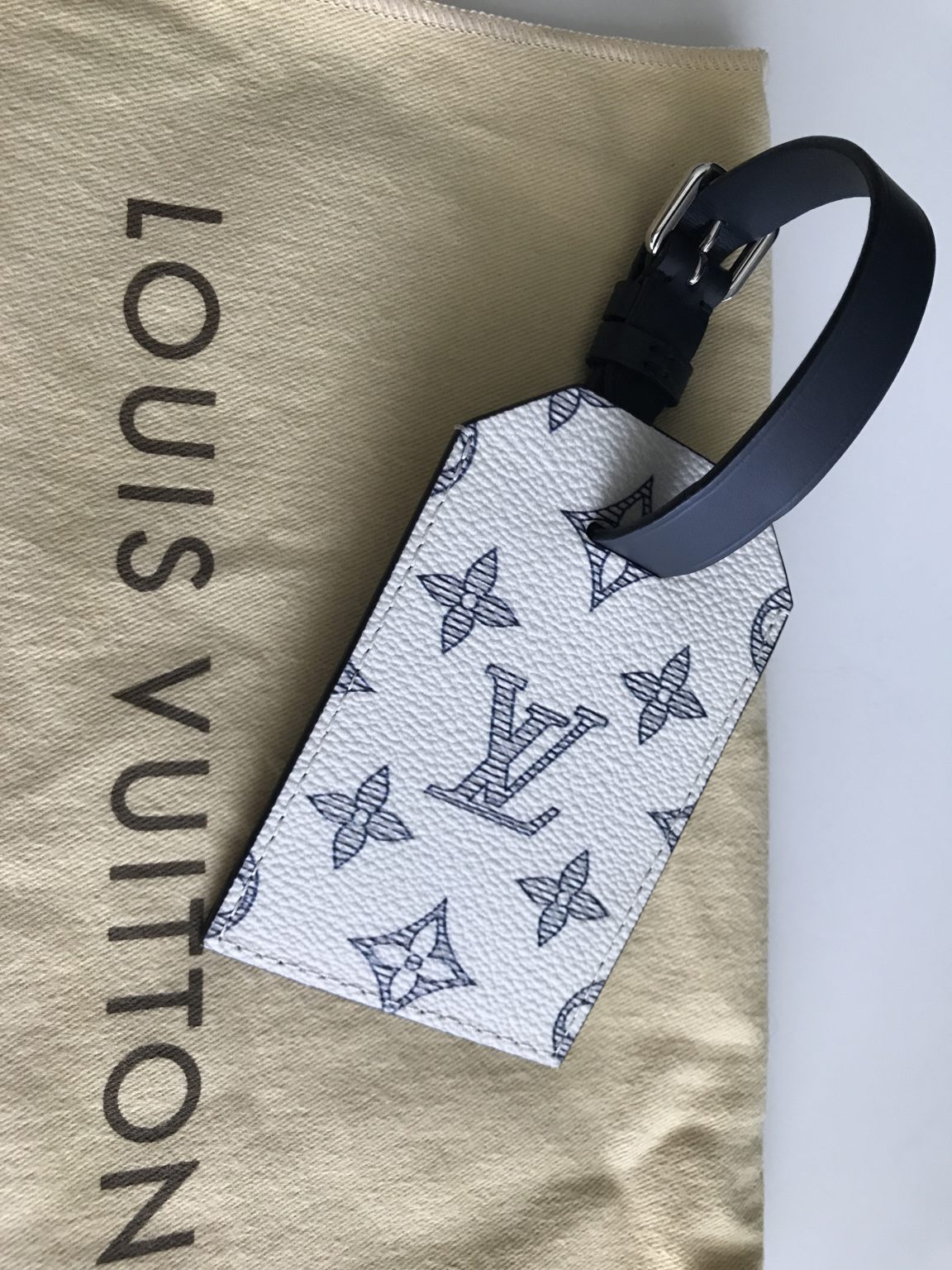 Louis Vuitton Savanna Collaboration White Elephant Chapman Name Tag