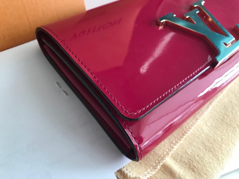 Louis Vuitton - Pink Magenta Vernis Leather Louise Clutch on