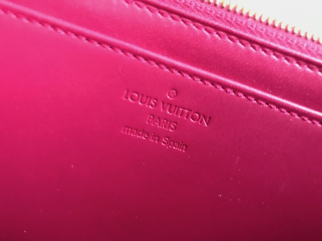 Louis Vuitton Indian Rose Vernis Leather Wallet Clutch