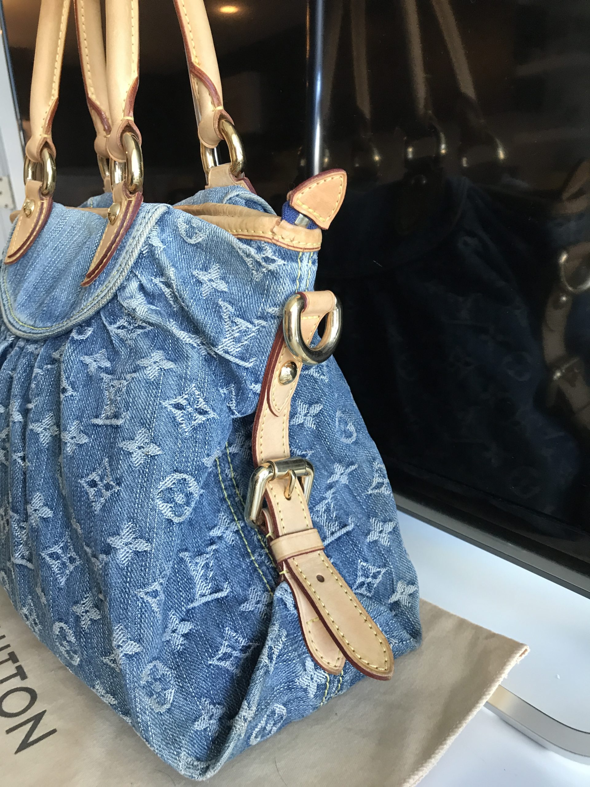 Louis Vuitton Neo Cabby Handbag 392475